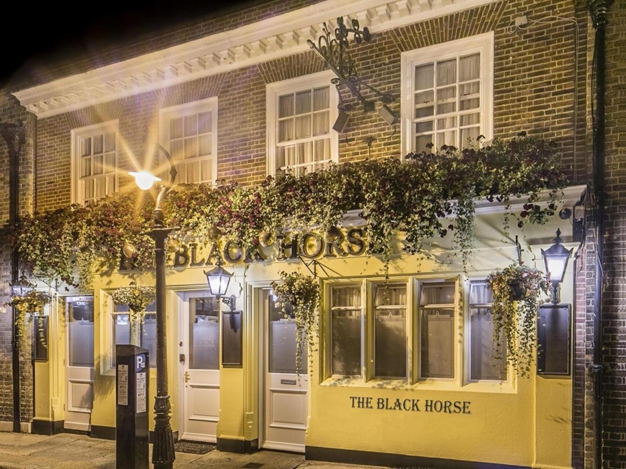 Canterbury Black Horse Bagian luar foto